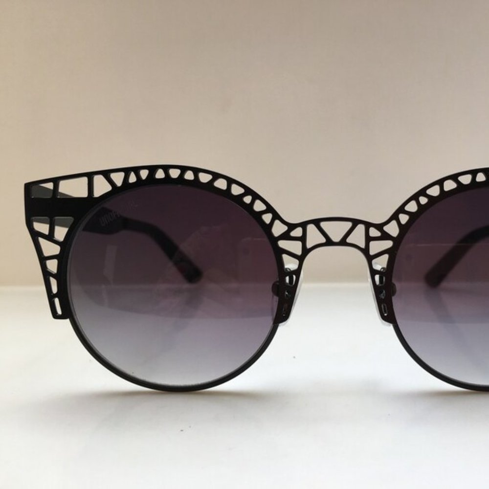 Quay Pippas Cat Eye Cutout Sunglasses Metallic Geometric